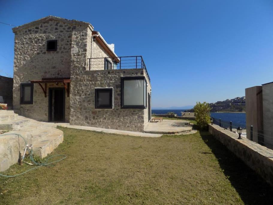 Denize Sifir Restore Edilmis Ahsap Tavan Tas * Bodrum