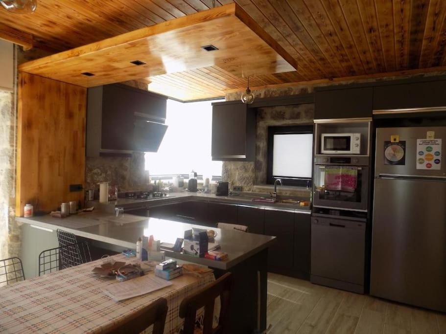 Villa Denize Sifir Restore Edilmis Ahsap Tavan Tas *